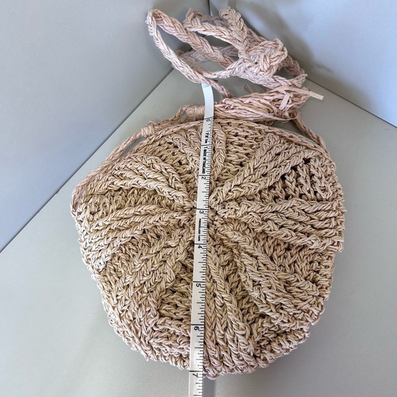 Straw type small boho style purse - Picture 1 of 3